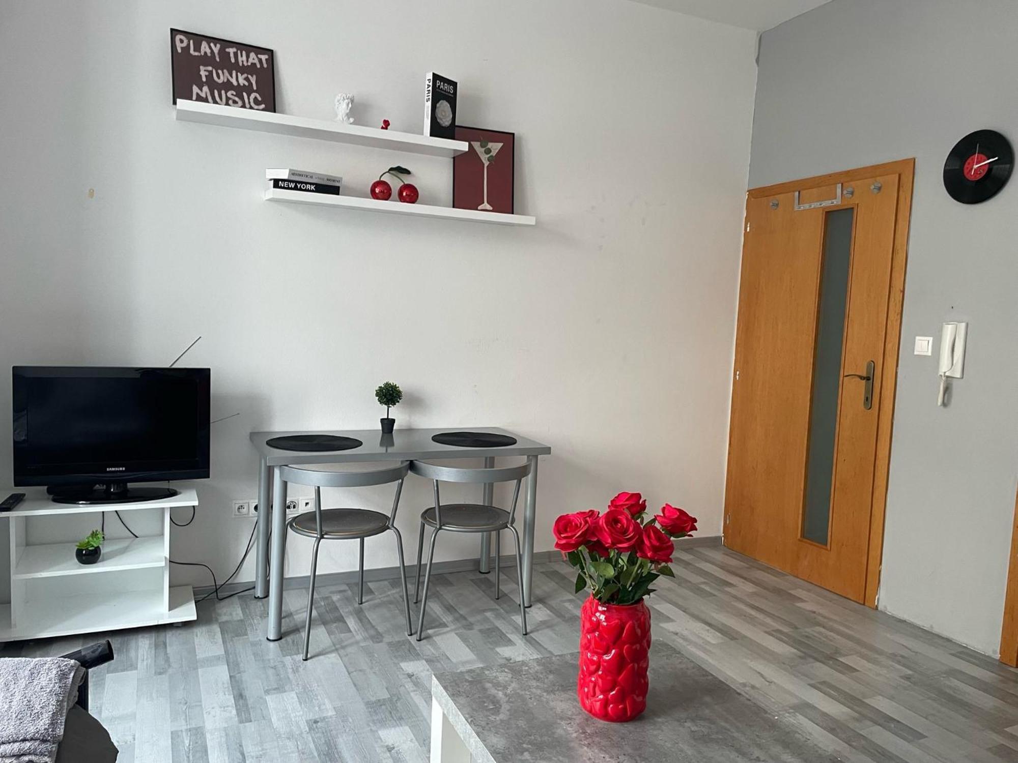 Tiffany Apartment In The City Center Pressburg Exterior foto